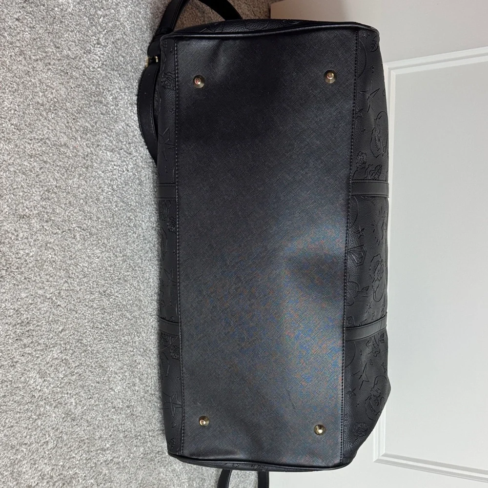 Betsey Johnson skull and heart weekender - Picture 4 of 7